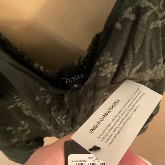 Guess top - Picture 4 of 5